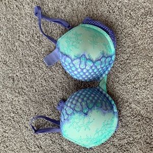 Victoria’s Secret bombshell bra